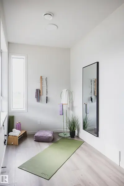 Interior photo 2 of 7 Roseburn Trail