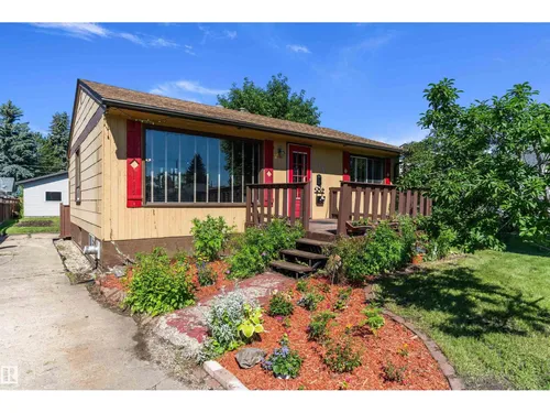8936 154 ST NW, Edmonton - $375,000
