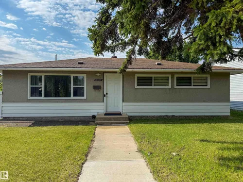 10507 52 AV NW, Edmonton - $428,000