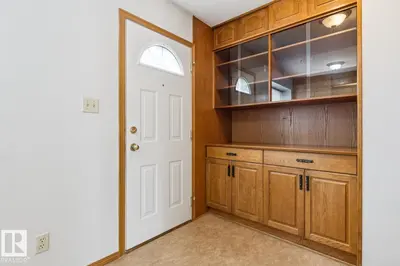 Interior photo 2 of 198 TUDOR LN NW