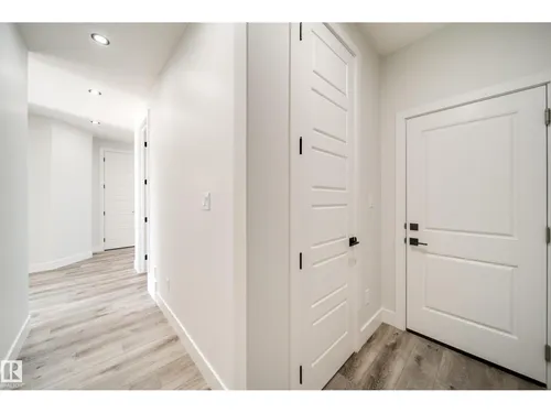 8515 183 AV NW, Edmonton - $660,000