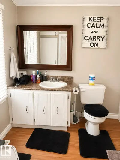 Interior photo 3 of 4817 52