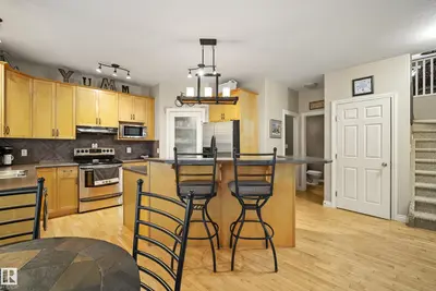 Interior photo 2 of 416 SPARLING CT SW