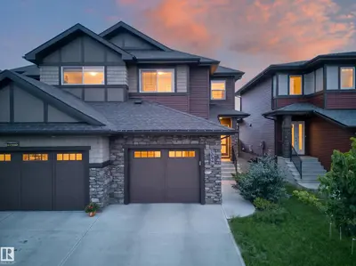 Interior photo 1 of 2366 WONNACOTT CR SW
