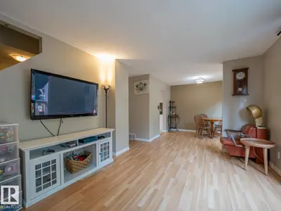 Interior photo 4 of 208 GRANDIN VG