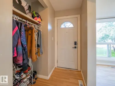 Interior photo 1 of 208 GRANDIN VG