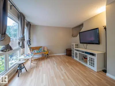 Interior photo 2 of 208 GRANDIN VG