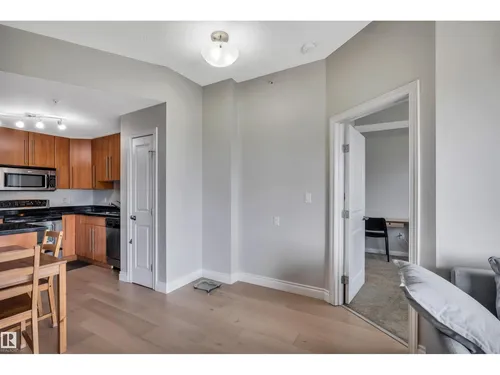 #902 9819 104 ST NW, Edmonton - $225,000