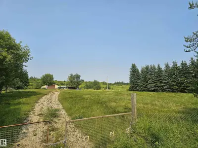 Interior photo 1 of 1532 TWP ROAD 544