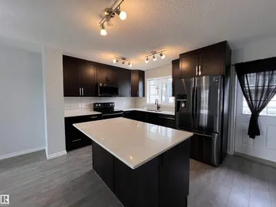 Interior photo 4 of 