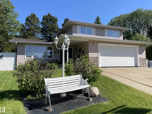 205 MANOR CO NW, Sherwood Park - $749,900