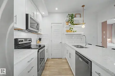 Interior photo 1 of #435 1008 ROSENTHAL BV NW