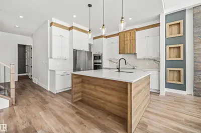 Interior photo 3 of 21 Sorel AV