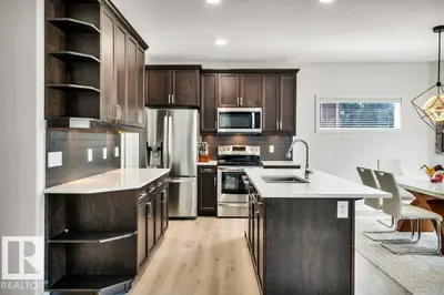 Interior photo 2 of 76 Everitt DR N