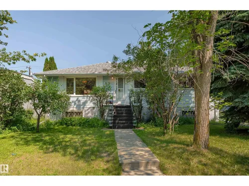 8502 76 AV NW, Edmonton - $489,000