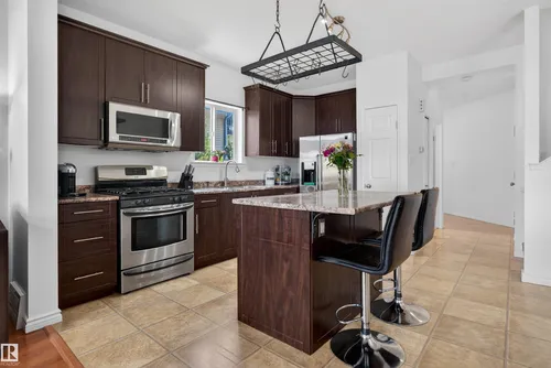 9014 166 AV NW, Edmonton - $415,000