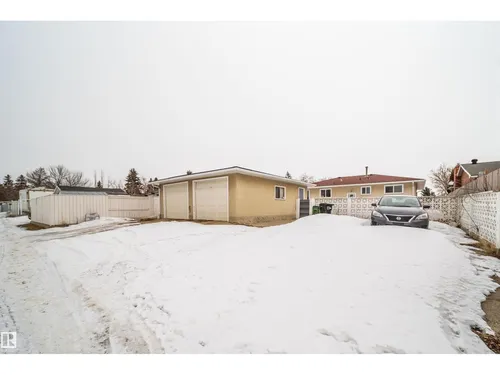 7911 145 Ave AV NW NW, Edmonton - $430,000