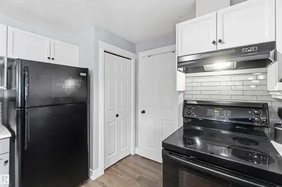 Interior photo 4 of #11 1179 SUMMERSIDE DR SW