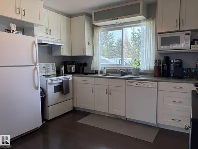 Interior photo 2 of 10216 108 AV