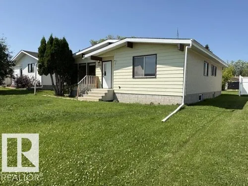 10320 109 AV, Westlock - $260,000