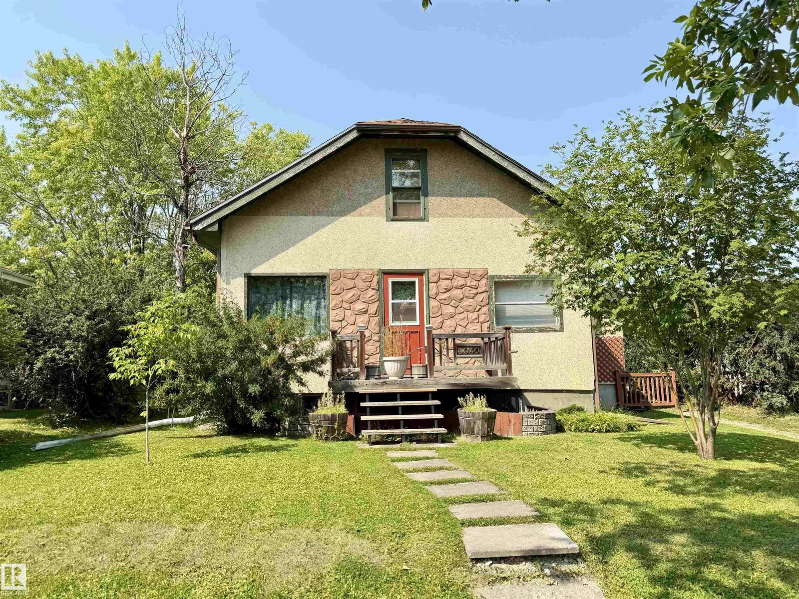 5040 49 ST, Drayton Valley - 4 bedroom Detached Single Family for sale