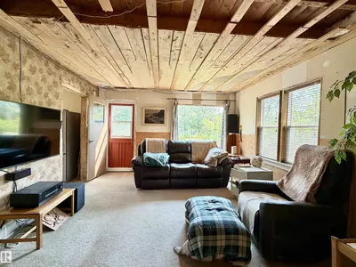 Interior photo 1 of 5040 49 ST