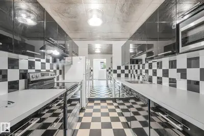 Interior photo 4 of #302 9916 113 ST NW