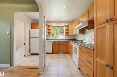Interior photo 2 of 7754 80 AV NW NW