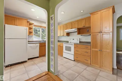 Interior photo 3 of 7754 80 AV NW NW