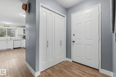 Interior photo 3 of 79 GREYSTONE DR