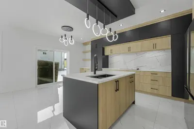 Interior photo 2 of 3033 7A Avenue SW SW