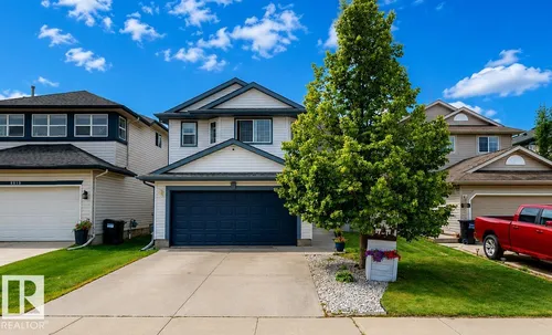 8821 8 AV SW, Edmonton - $534,900