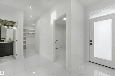 Interior photo 1 of 3033 7A Avenue SW SW