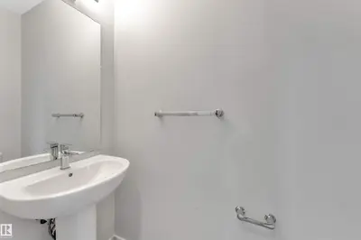 Interior photo 4 of 562 GLENRIDDING RAVINE DR SW