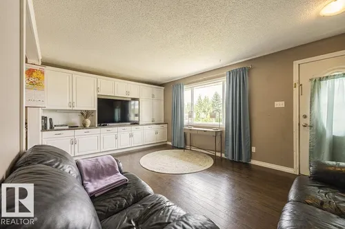 9827 152 ST NW, Edmonton - $419,900