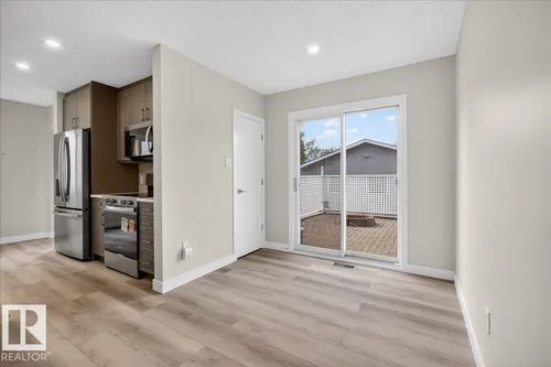 9723 65 AV NW, Edmonton - $549,900
