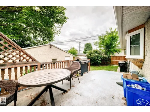 12423 75 ST NW, Edmonton - $339,900