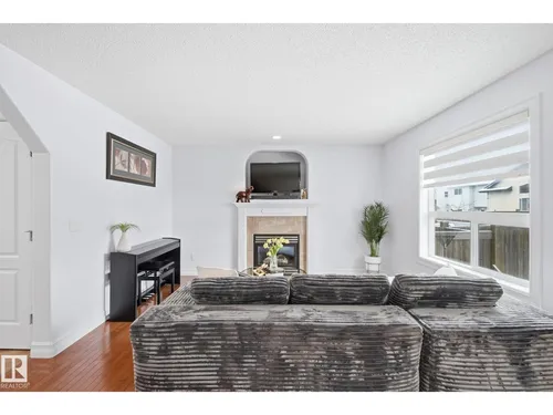 3016 24 Ave NW, Edmonton - $520,000
