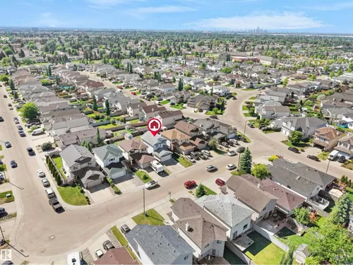 2418 32B ST NW, Edmonton - $499,999