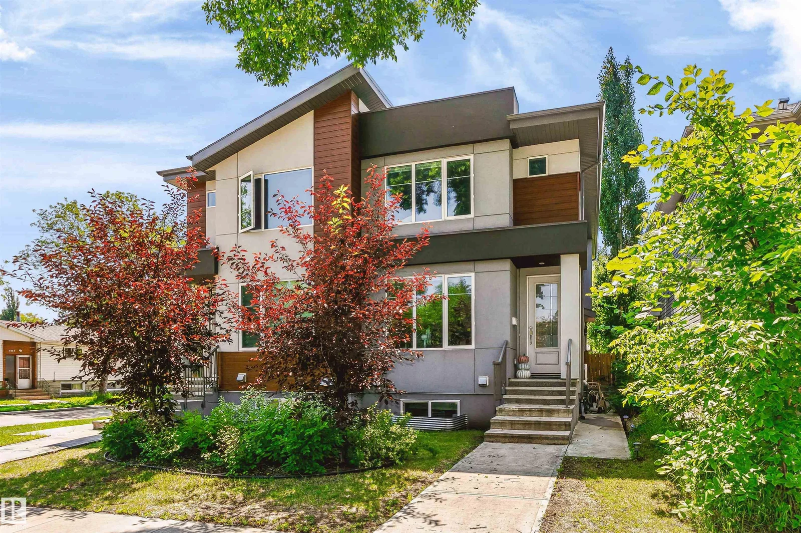 11305 79 AV NW, Edmonton - 4 bedroom Duplex for sale