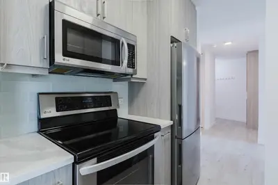 Interior photo 4 of #303 10883 SASKATCHEWAN DR NW