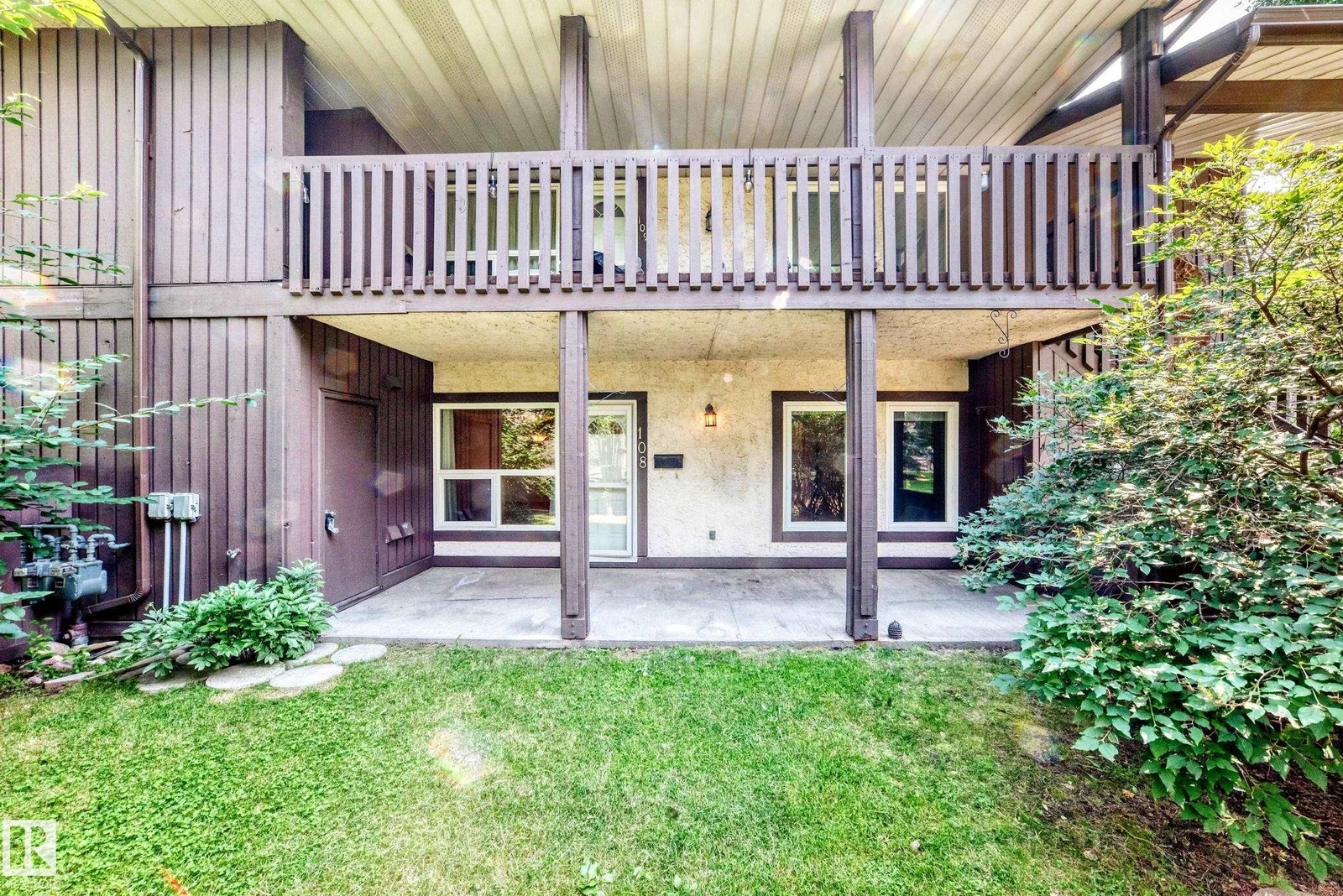 108 SURREY GARDENS GD NW, Edmonton - 2 bedroom Carriage for sale