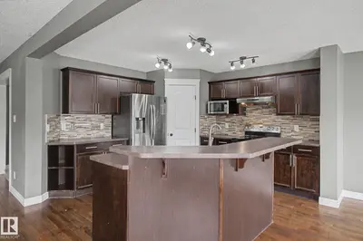 Interior photo 4 of 5 CYPRESS LI