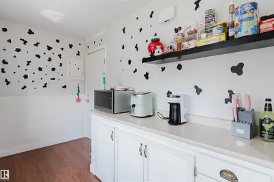 Interior photo 2 of 10955 72 AV NW