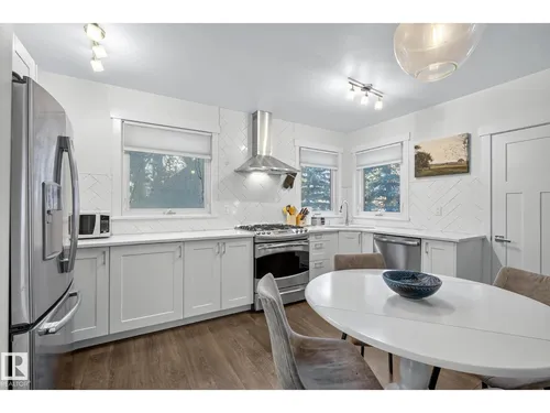 10915 67 AV NW, Edmonton - $589,900