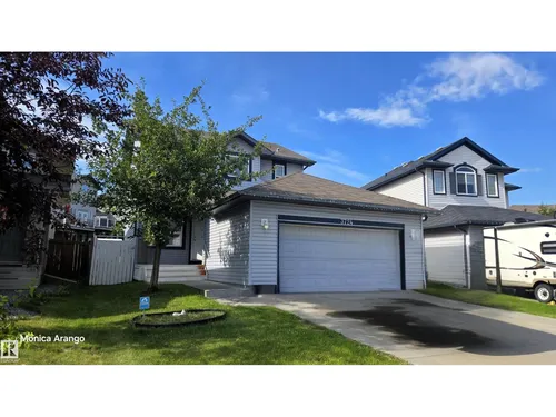 3724 163 AV NW, Edmonton - $479,900