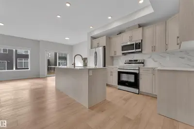 Interior photo 3 of 226 ORCHARDS BV SW