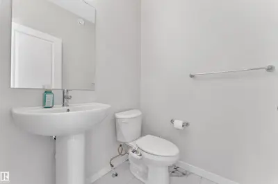 Interior photo 2 of 226 ORCHARDS BV SW