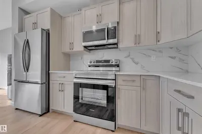 Interior photo 4 of 226 ORCHARDS BV SW