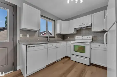 Interior photo 2 of 